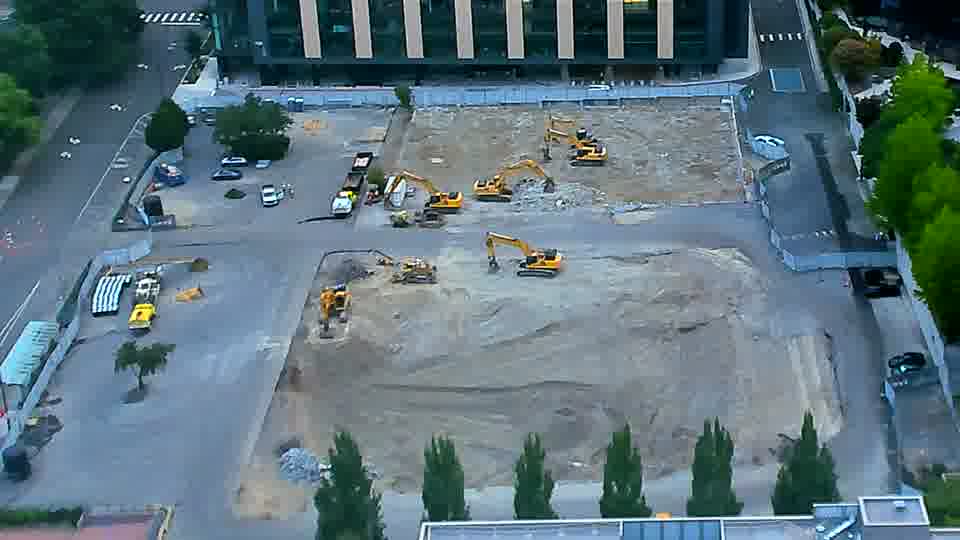 The scene is holding a consistent appearance, with no noticeable adjustments to equipment placement.