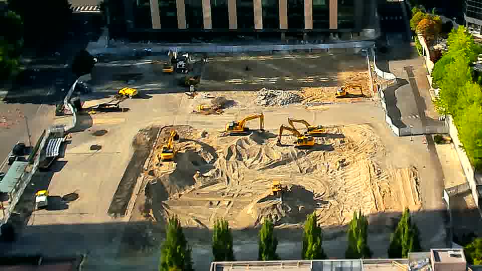 The site presents a stable picture, with the machinery remaining in generally the same locations as before.