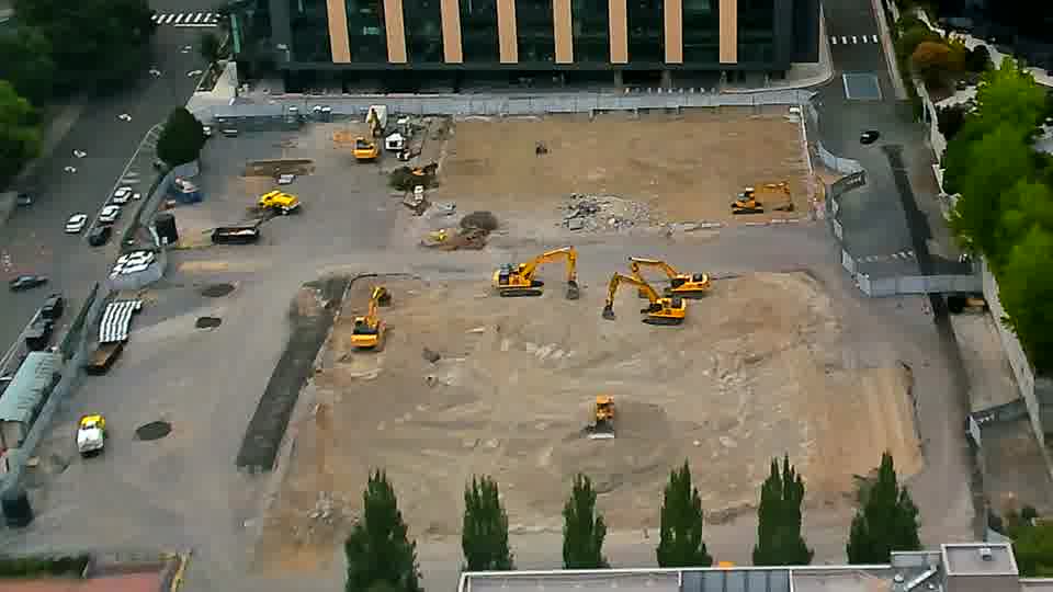 The equipment layout remains consistent, showing no noticeable changes in position over the past fifteen minutes.