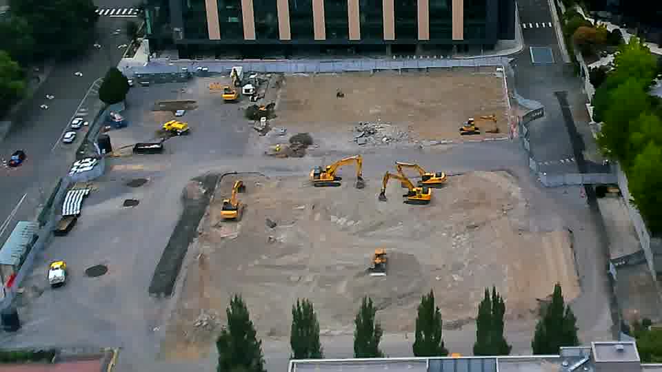 The equipment arrangement appears stable, with no noticeable shifts in position over the last fifteen minutes.