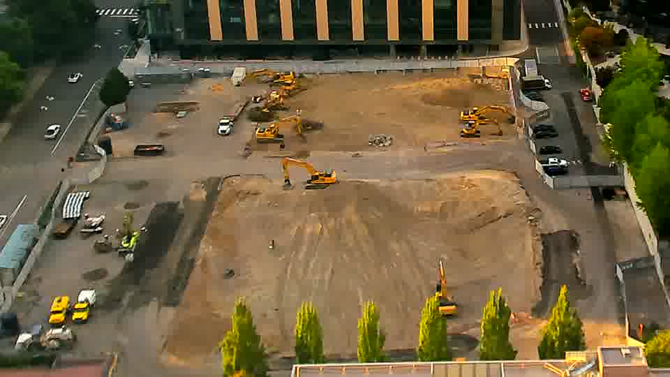The site presents a consistent picture, with equipment appearing unmoved from the last view.