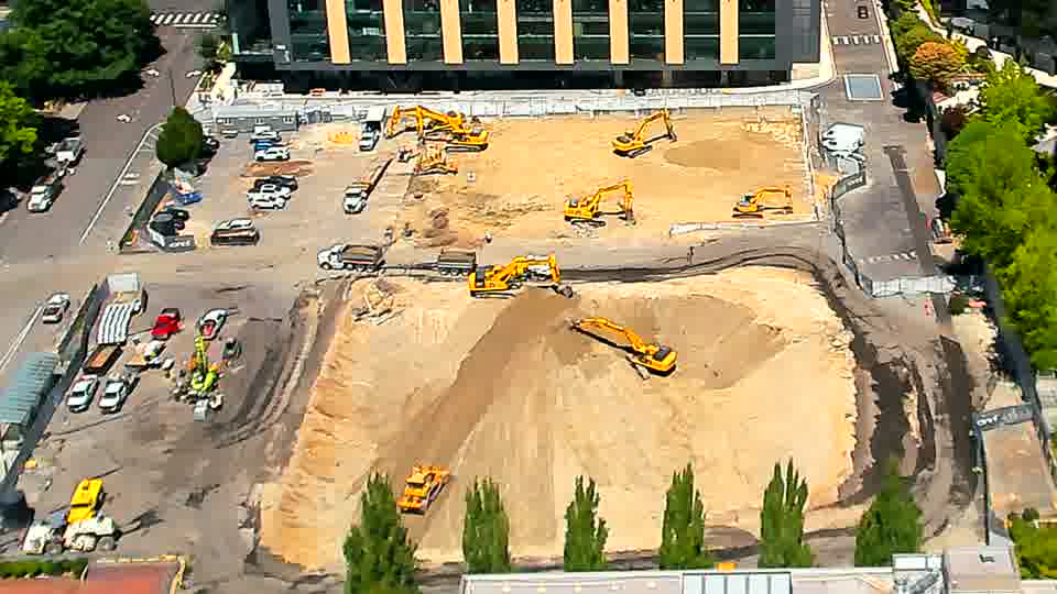 The scene remains consistent, with the equipment largely holding its positions from the previous view.