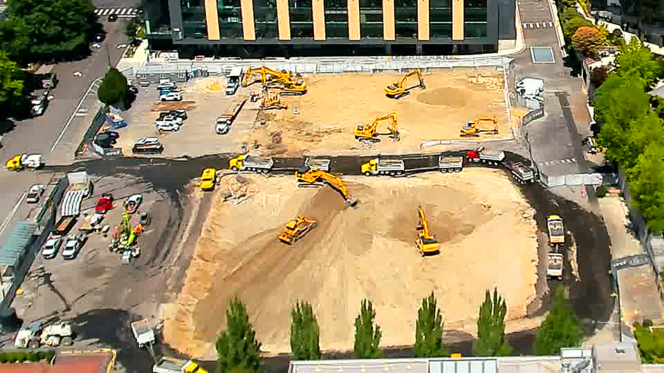 The equipment arrangement appears stable, with no significant changes to the positions of the excavators or the dozer.