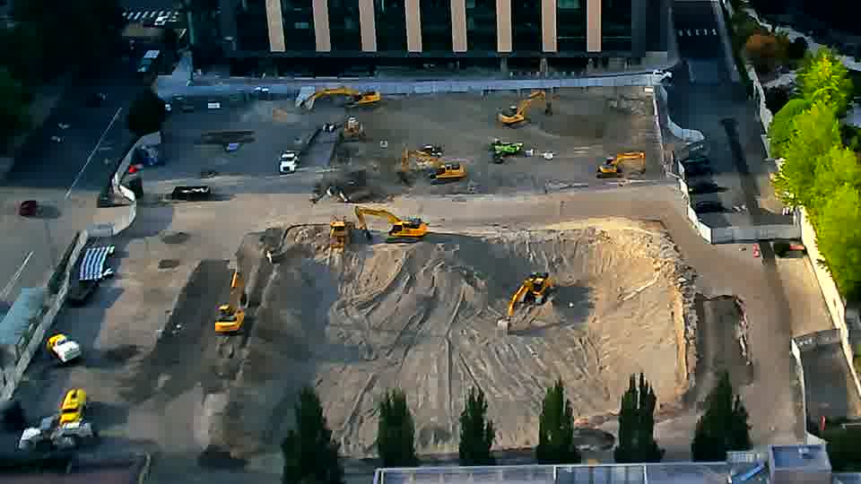 NoLSSno significant movement is visible across the site, and all machinery remains in place.
