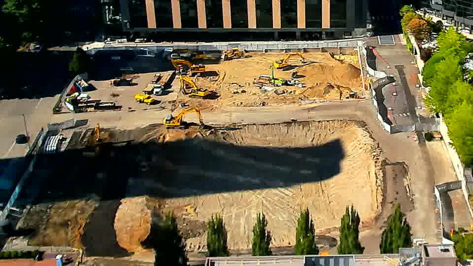 The equipment arrangement on site is holding steady, with no visible shifts in position over the past fifteen minutes.