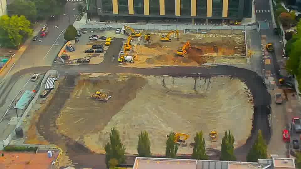 The scene remains stable, with no noticeable alterations to the positions of equipment or vehicles over the last fifteen minutes.