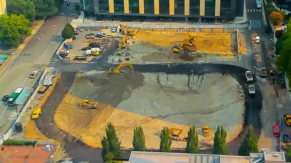 The scene remains remarkably unchanged, with all visible machinery holding its prior positions.