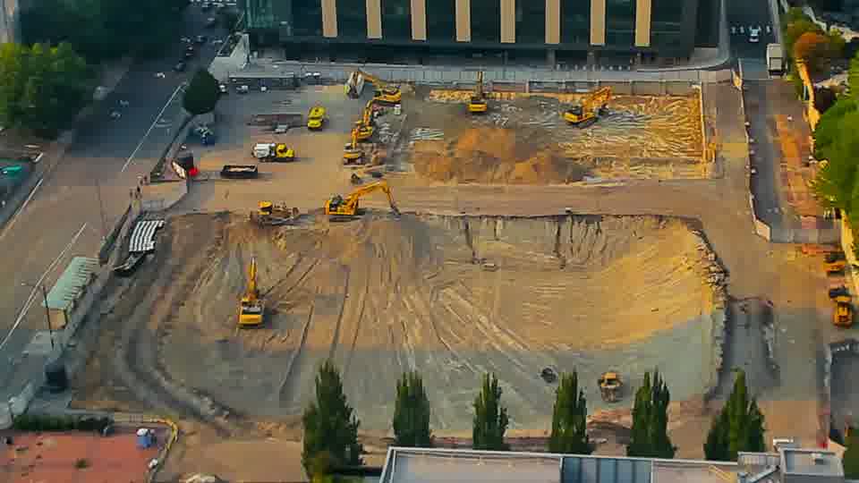 The scene presents a consistent picture, with equipment appearing unmoved across the block.