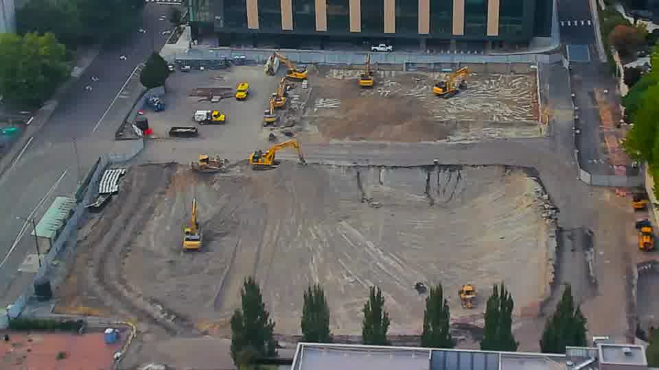 The site presents a very similar picture to the last check, with no visible shifts in equipment or material placement.