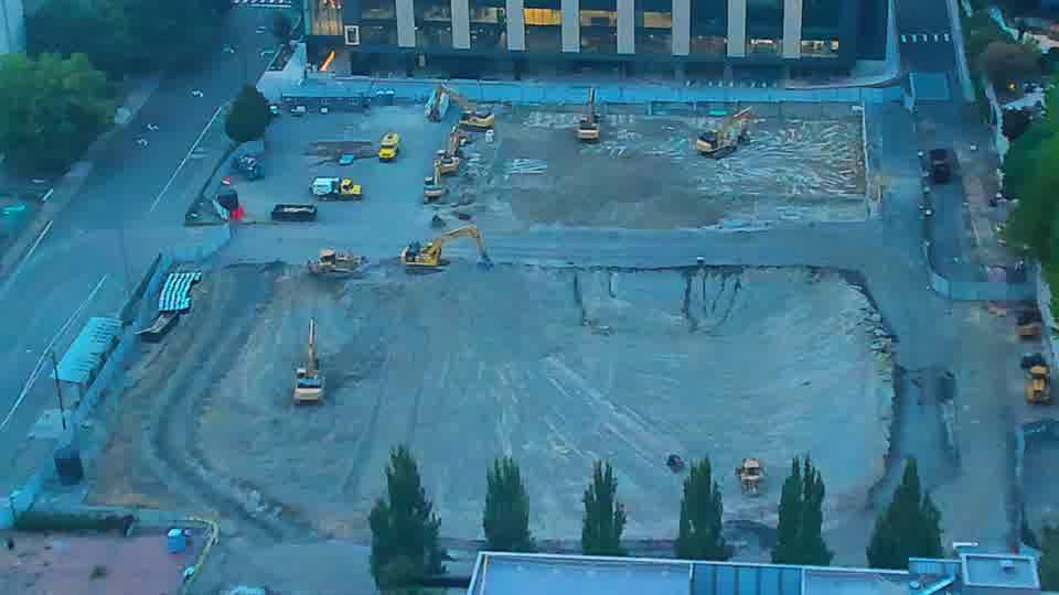 The site's appearance is nearly identical to the last view, with no discernible movement of equipment or materials.