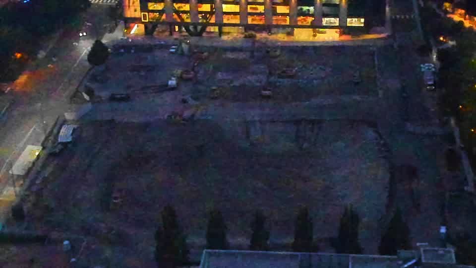Visibility remains low, and the site appears quiet during the night.