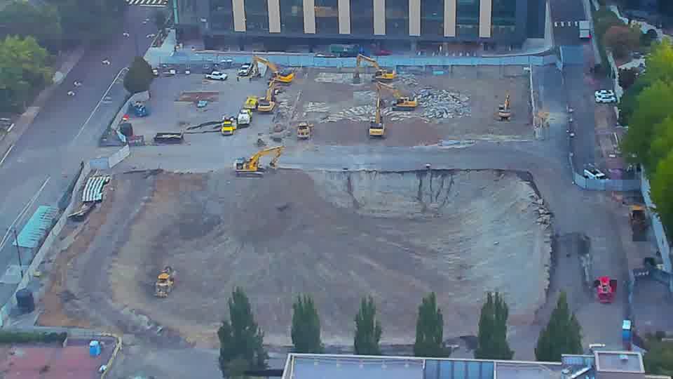 The site shows little in the way of alteration, and the heavy equipment remains in the same general locations.