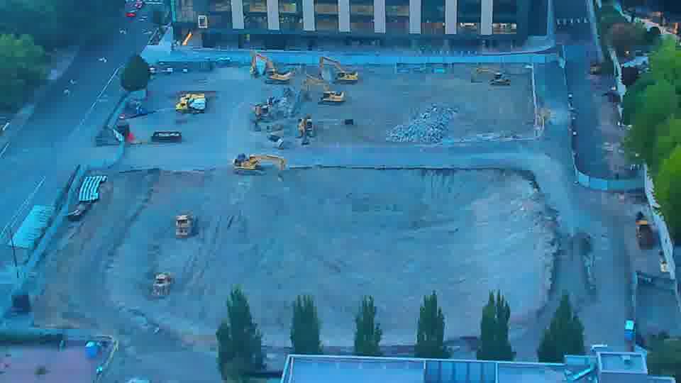 The machines on site hold their positions, with no discernible movement over the last quarter hour.