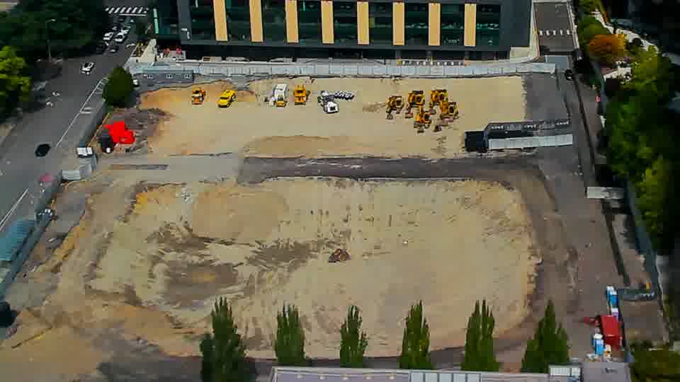 Latest daylight frame from the construction cam