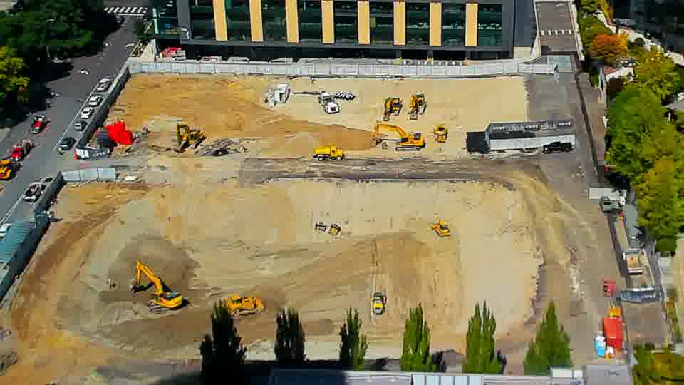 Construction camera frame at 1:30 PM PT. No visible change between these frames.