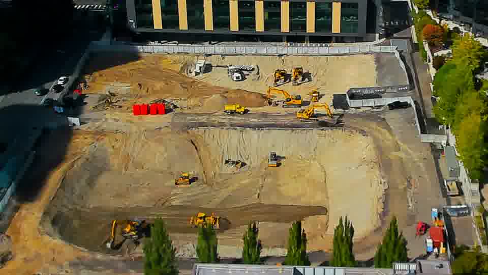 Construction camera frame at 3:30 PM PT. No visible change between these frames.