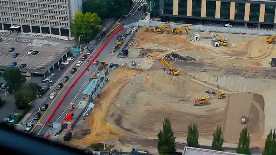 Construction camera frame at 4:00 PM PT. No visible change between these frames.
