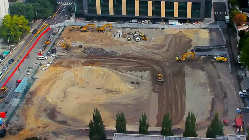 Construction camera frame at 10:00 AM PT. No visible change between these frames.