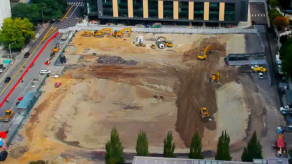 Construction camera frame at 11:30 AM PT. No visible change between these frames.