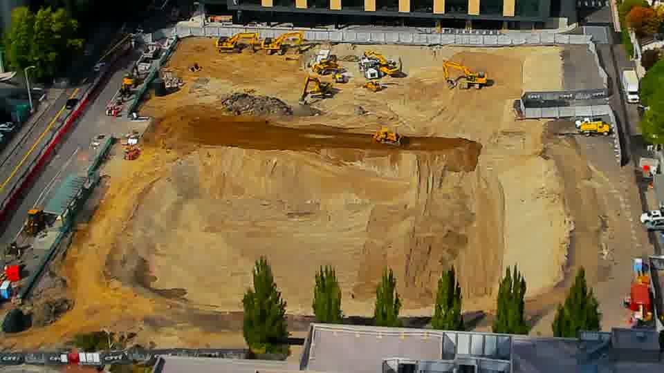 Construction camera frame at 3:00 PM PT. No visible change between these frames.