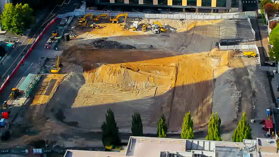 Construction camera frame at 5:00 PM PT. No visible change between these frames.