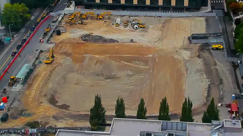 Construction camera frame at 4:00 PM PT. No visible change between these frames.