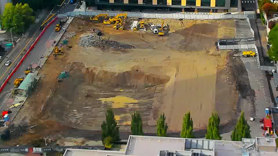 Construction camera frame at 5:00 PM PT. No visible change between these frames.