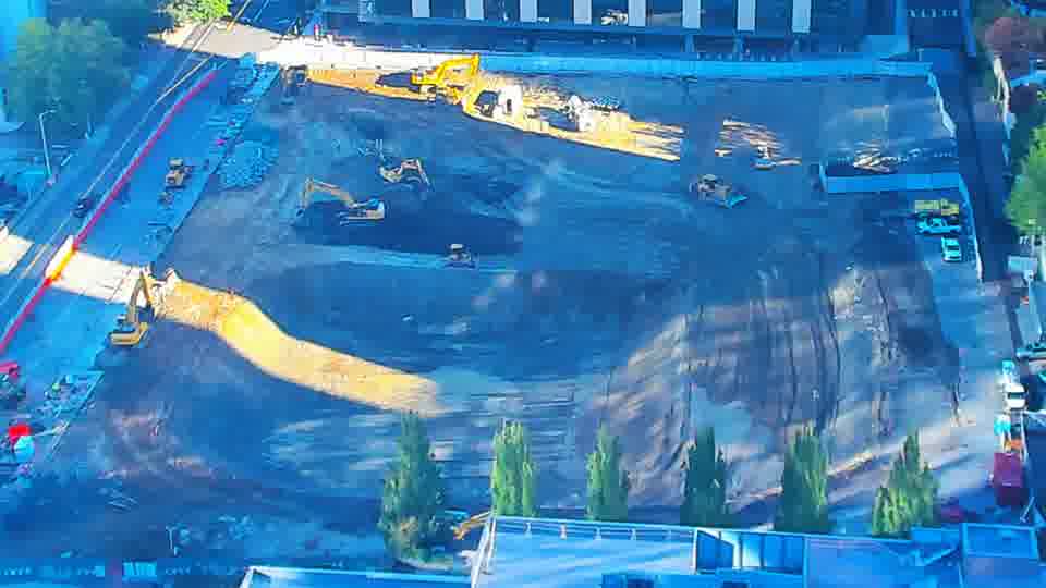 Construction camera frame at 9:00 AM PT. No visible change between these frames.
