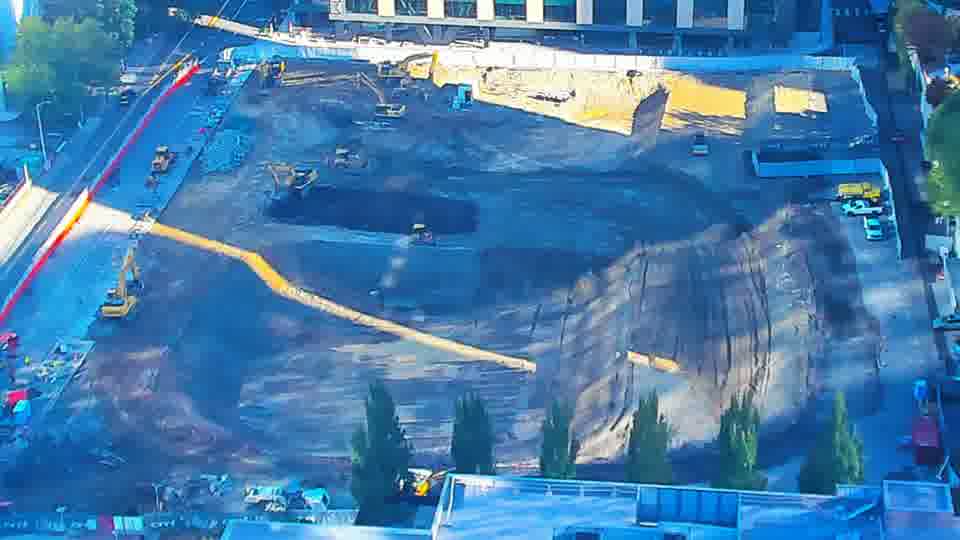 Construction camera frame at 9:15 AM PT. No visible change between these frames.