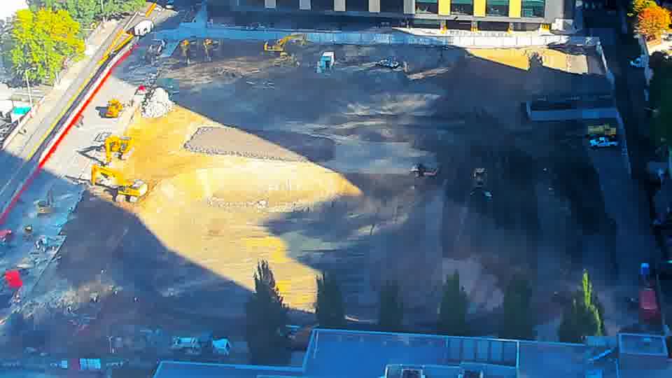 Construction camera frame at 10:00 AM PT. No visible change between these frames.