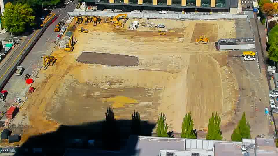 Construction camera frame at 1:15 PM PT. No visible change between these frames.