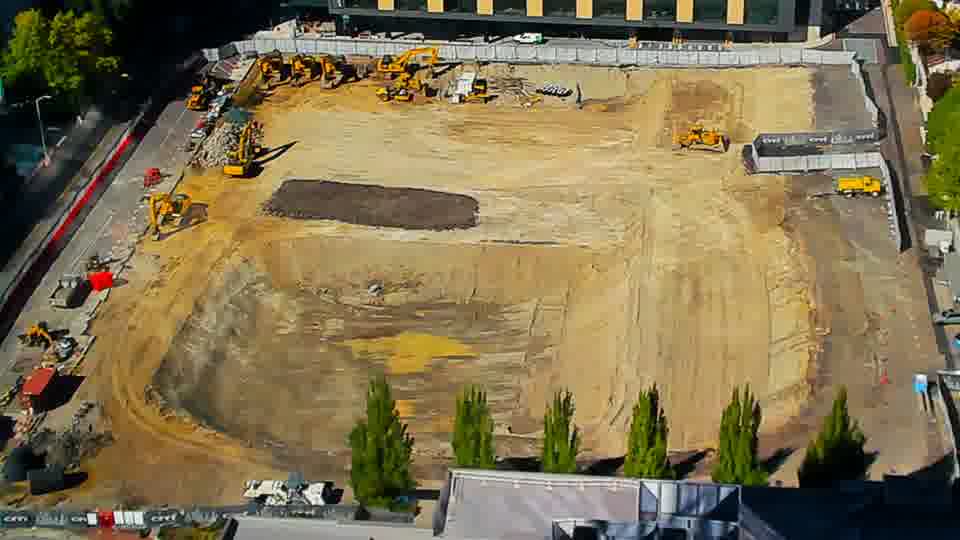 Construction camera frame at 3:00 PM PT. No visible change between these frames.