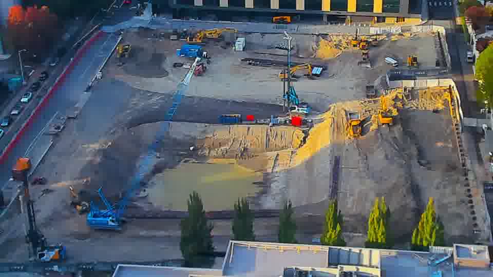 Construction camera frame at 5:30 PM PT. No visible change between these frames.